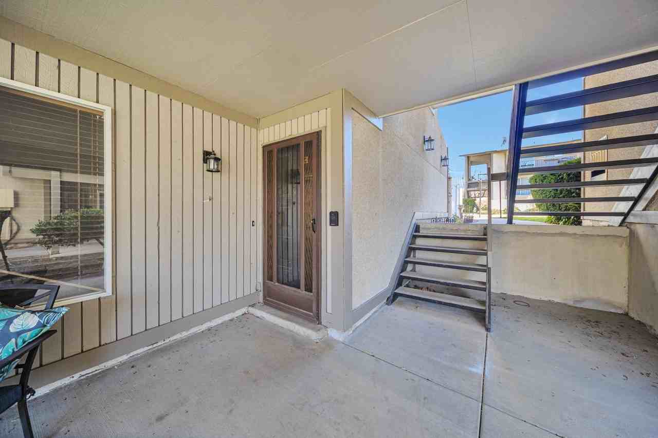 5761 S Waterbury Cir - Photo 3 of 25