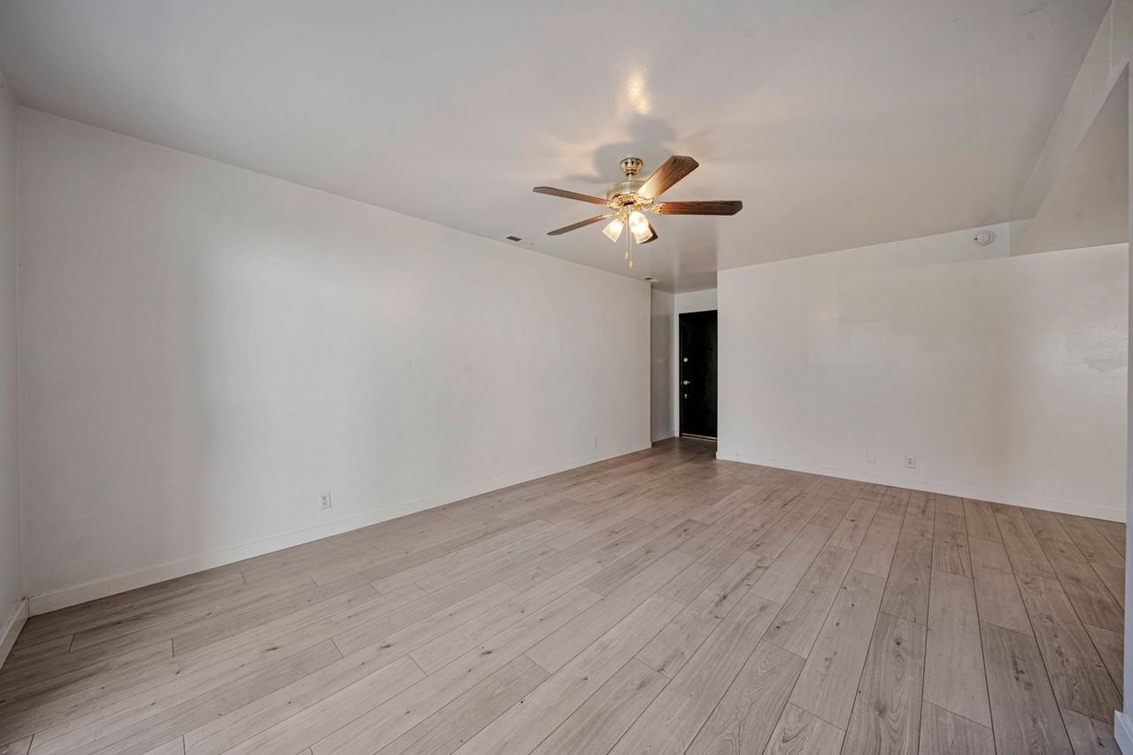 5761 S Waterbury Cir - Photo 6 of 25