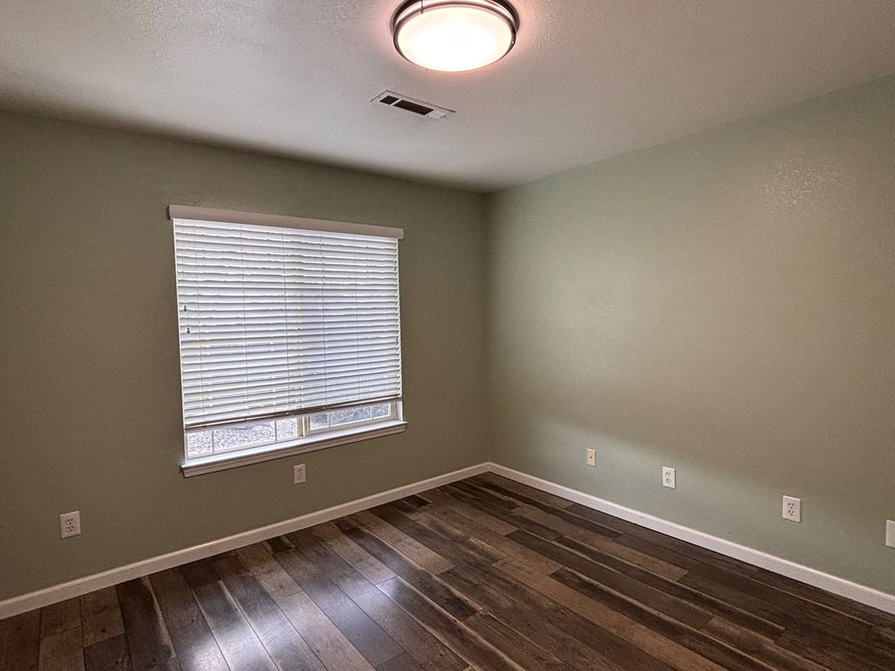 830 Randell Dr - Photo 6 of 15