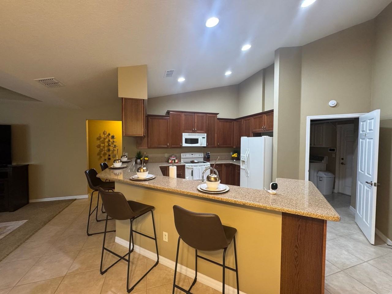 5303 Sw 88th Pl - Photo 4 of 17