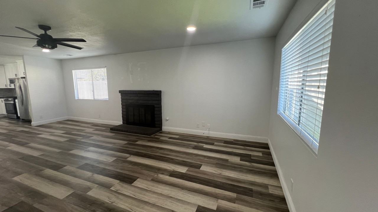 1020 W Mcelhany Ave - Photo 4 of 32