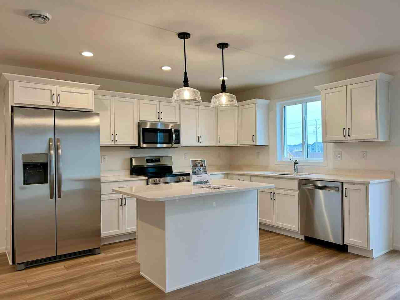 6750 Meadow View Dr S - Photo 3 of 28