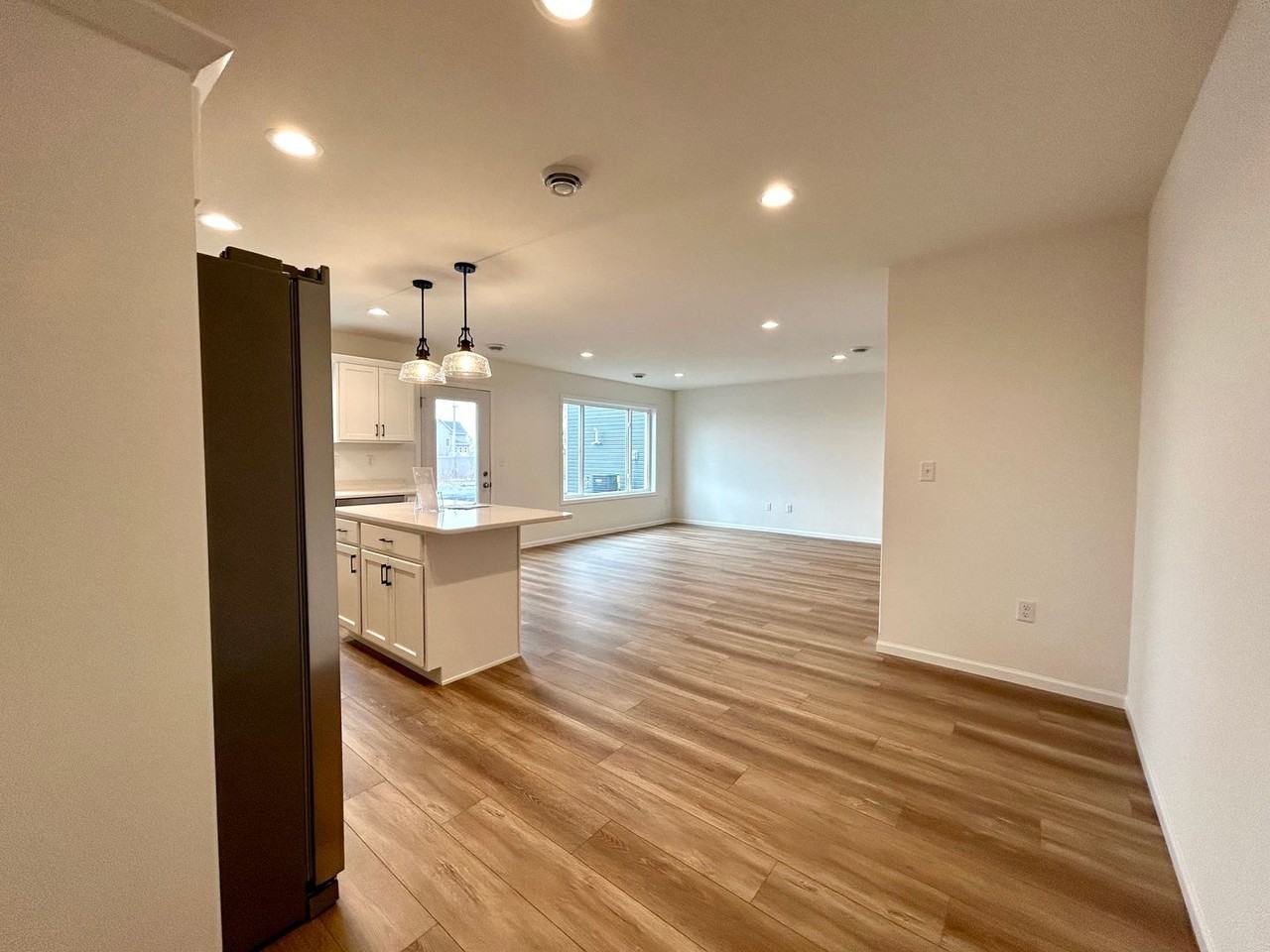 6750 Meadow View Dr S - Photo 7 of 28