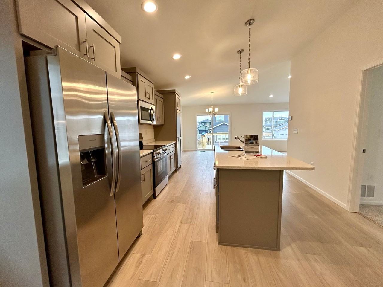 6146 6146 Martin Lane Way - Photo 7 of 33