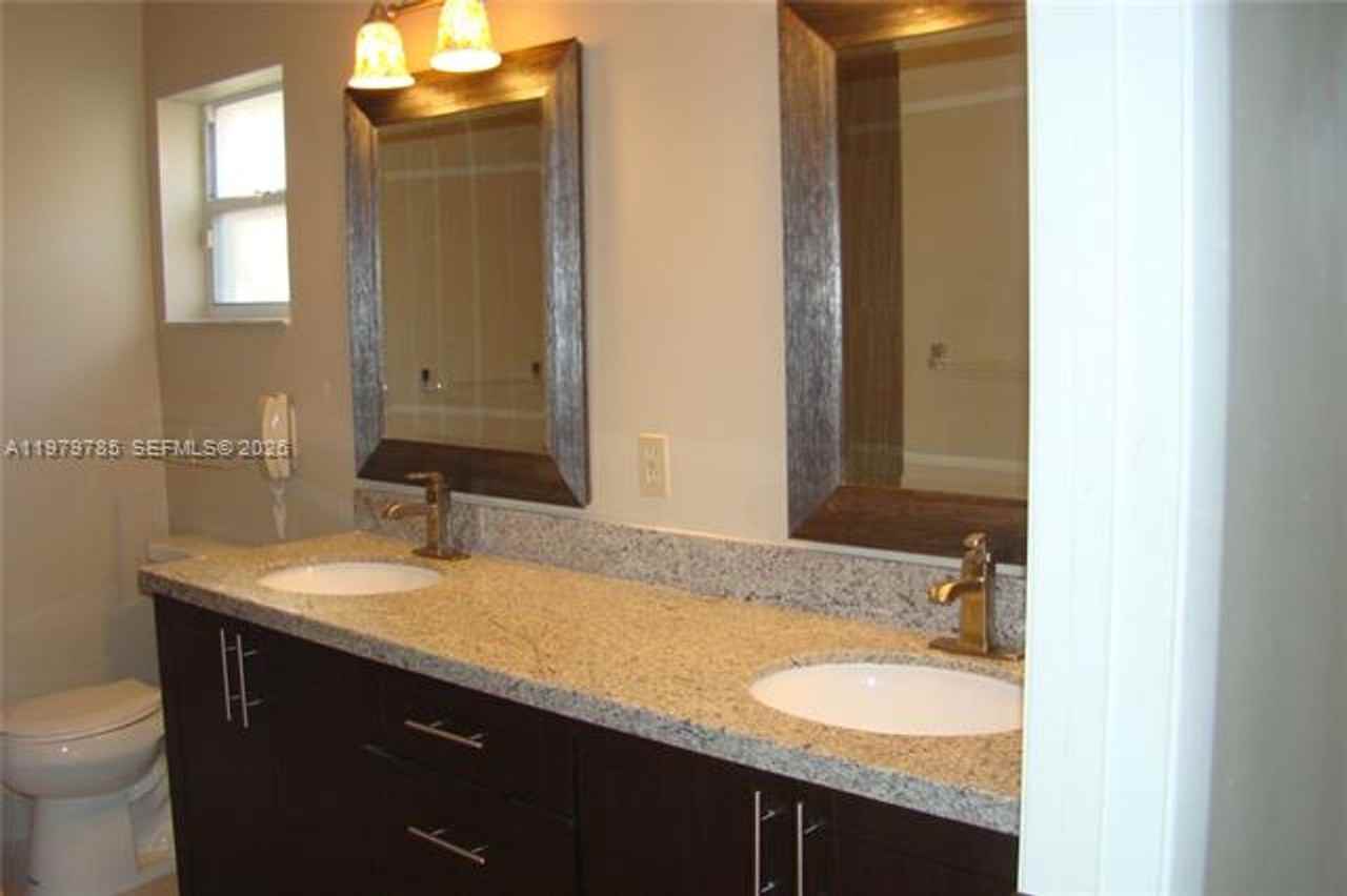 2784 Oakleigh Ln #0 - Photo 3 of 11