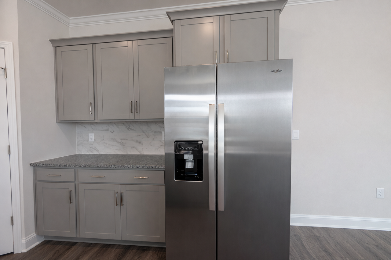 381 Creekview Rd - Photo 5 of 16