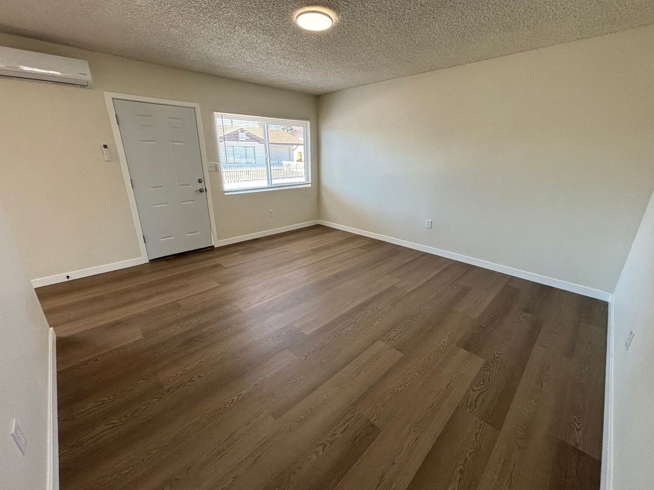 24346 Eucalyptus Ave - Photo 2 of 7