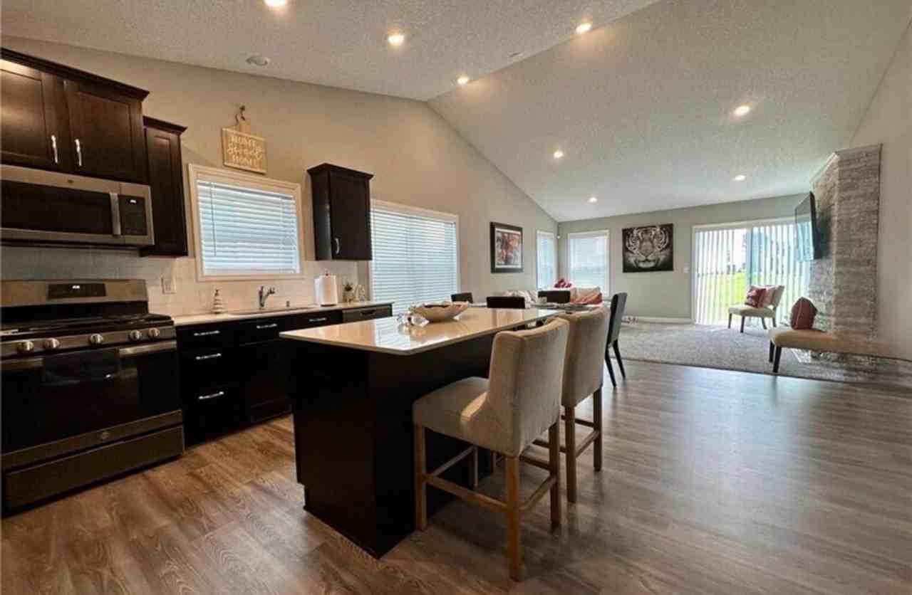 9677 52nd Ln Ne - Photo 3 of 15