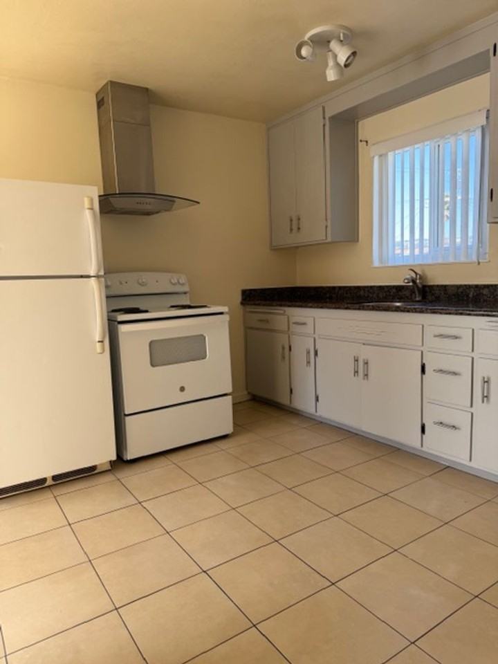 817 Baden Ave #5 - Photo 3 of 5