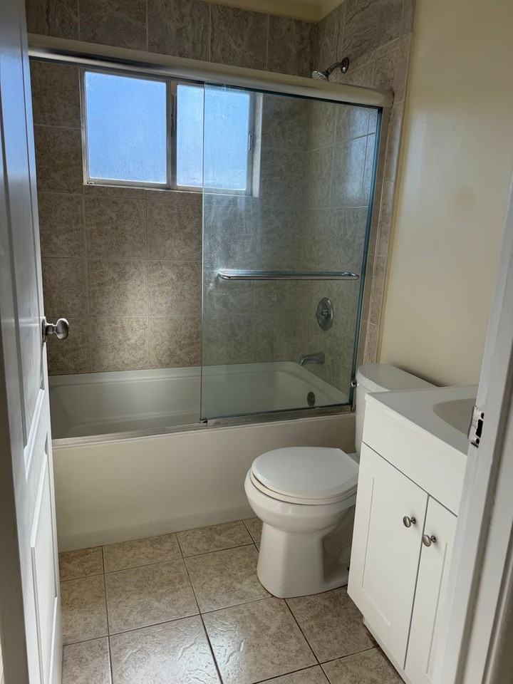 817 Baden Ave #5 - Photo 4 of 5