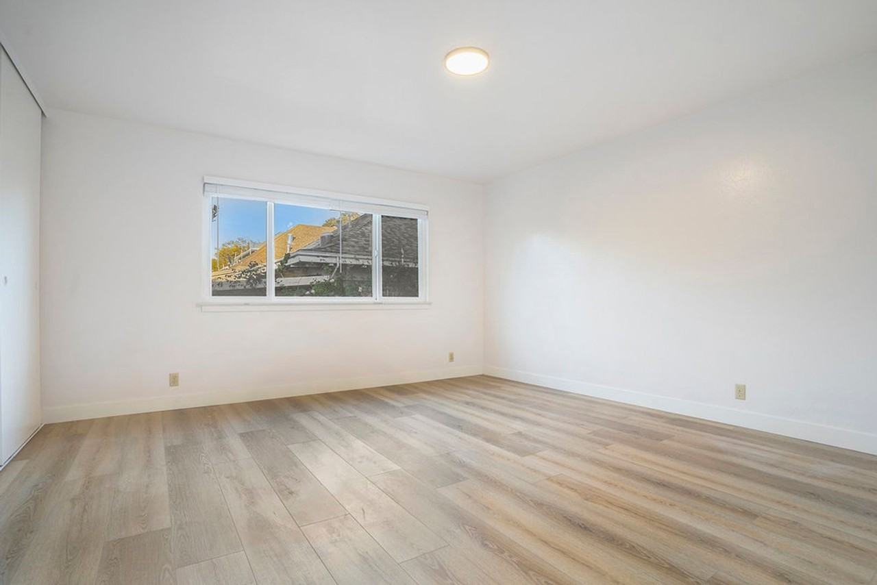 1117 Park Ave #D - Photo 5 of 10