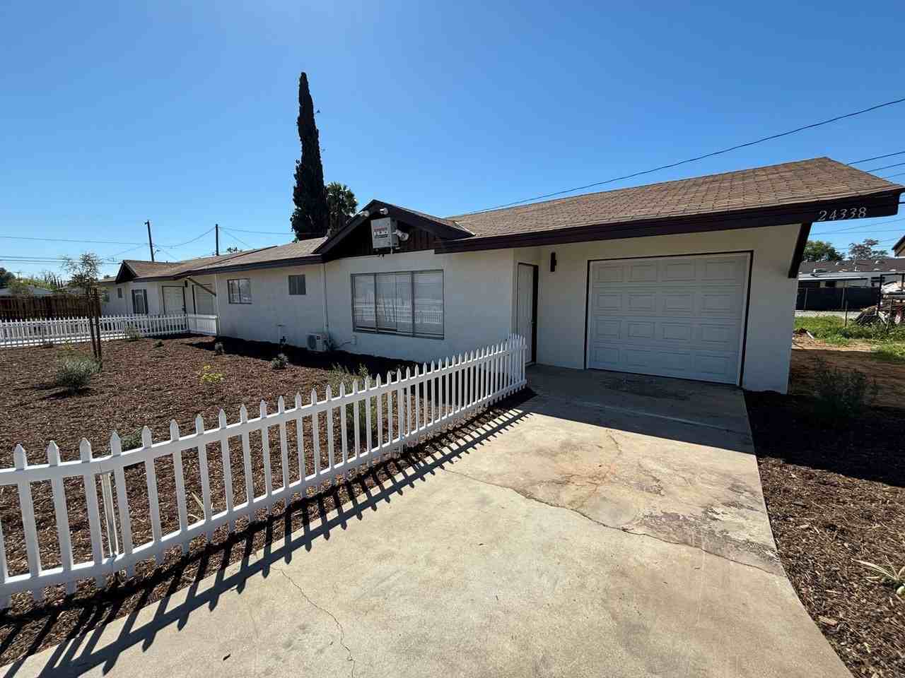 24338 Eucalyptus Ave - Photo 2 of 20