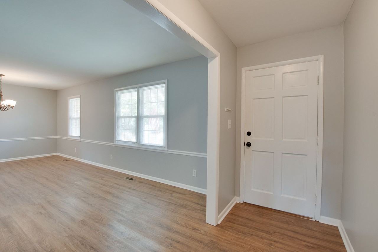 9802 Dolphin Dr Se - Photo 3 of 25