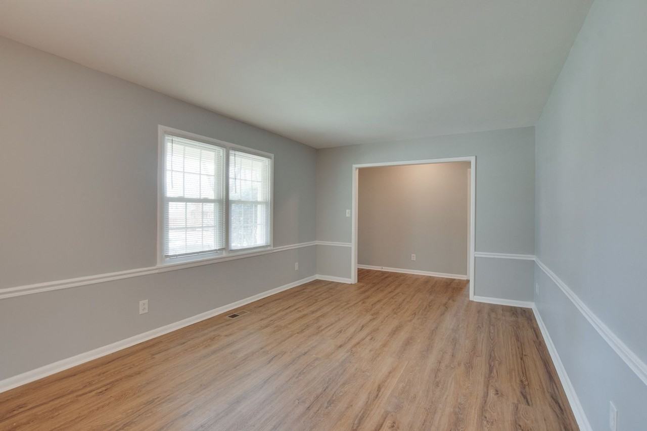 9802 Dolphin Dr Se - Photo 4 of 25