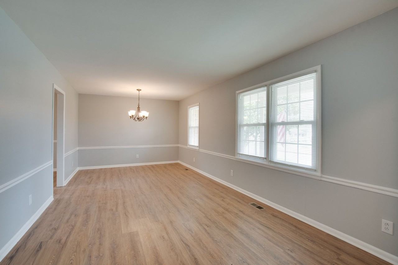 9802 Dolphin Dr Se - Photo 6 of 25