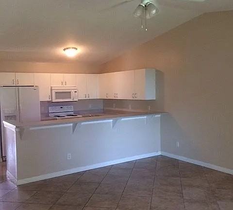 104 Trafalgar Parkway, Unit 104 - Photo 4 of 6