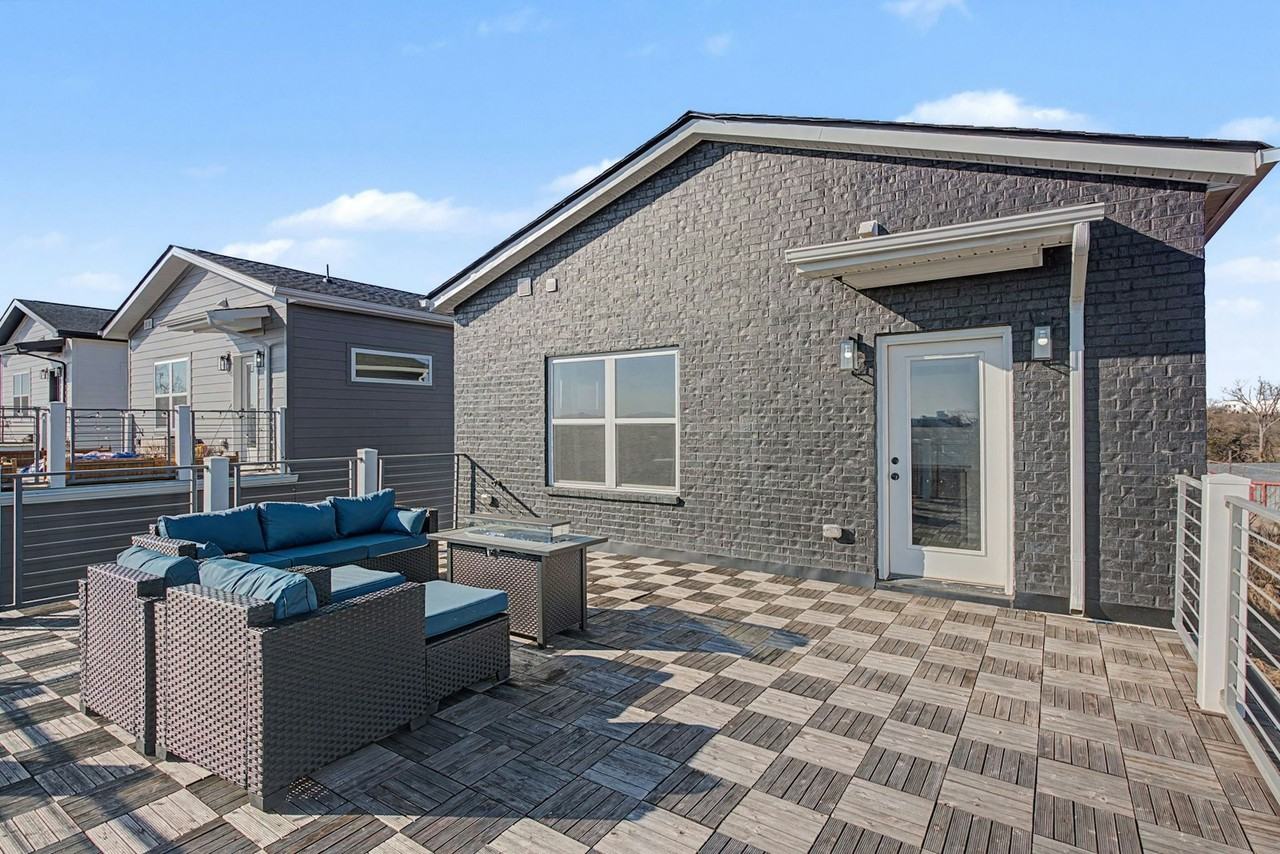 1241 North Avondale Circle #121 - Photo 2 of 28