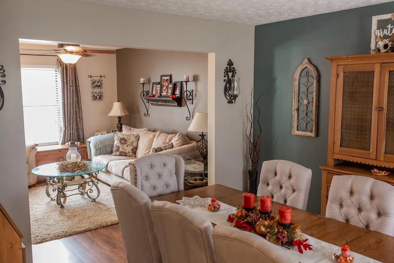 1042 Empire Dr - Photo 6 of 29