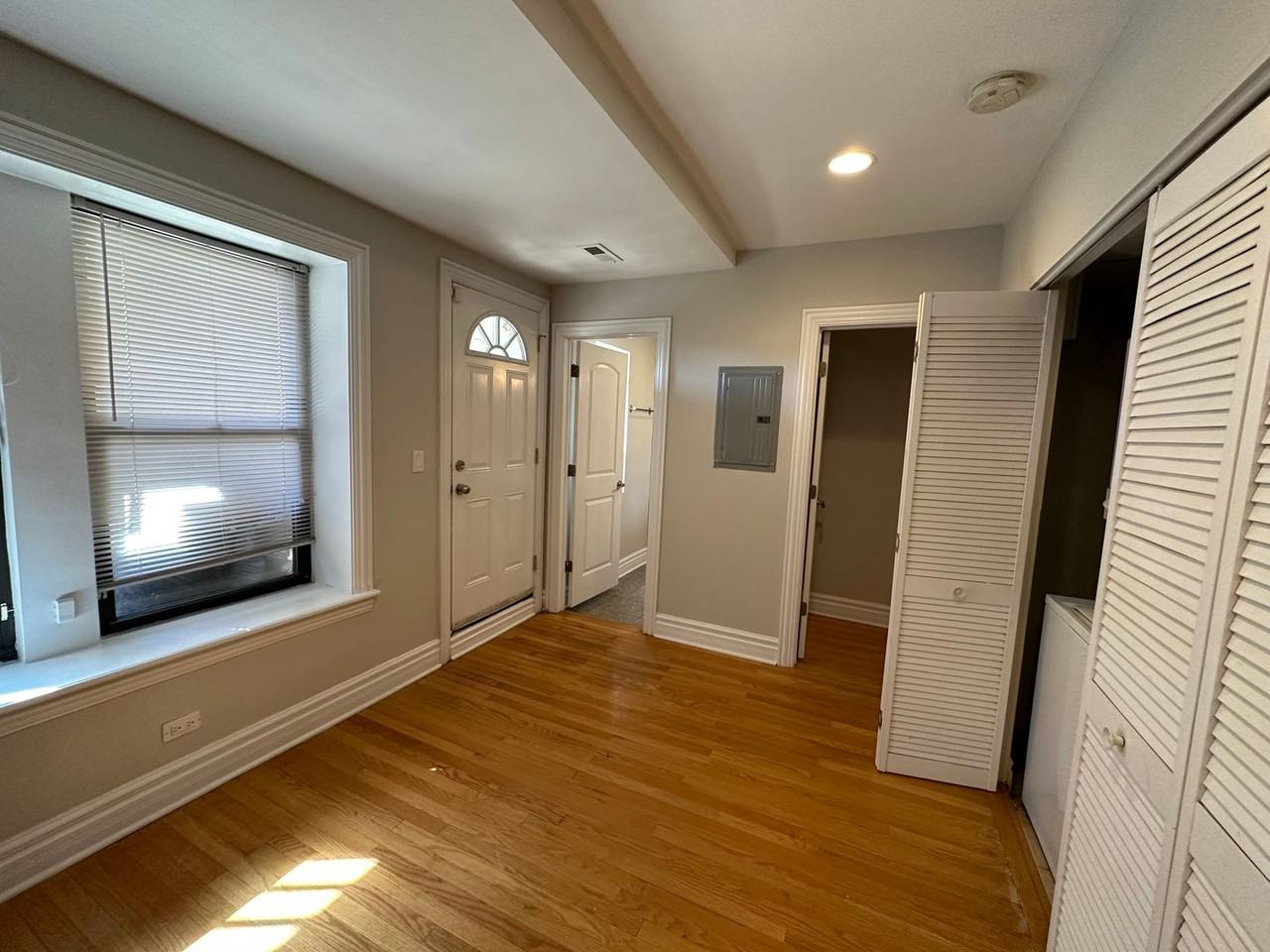 3917 W Altgeld St #AA - Photo 4 of 8