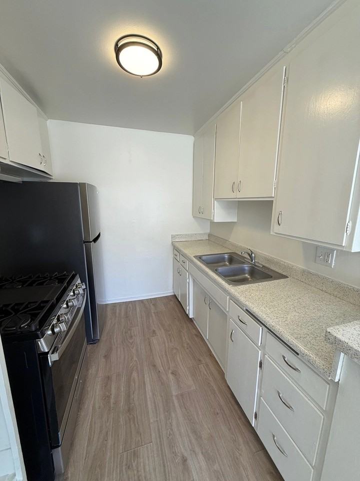 21809 Lanark - Photo 3 of 50