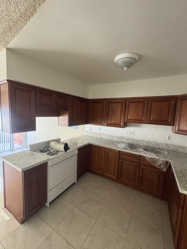 13115 Cypress St #15 - Photo 4 of 10