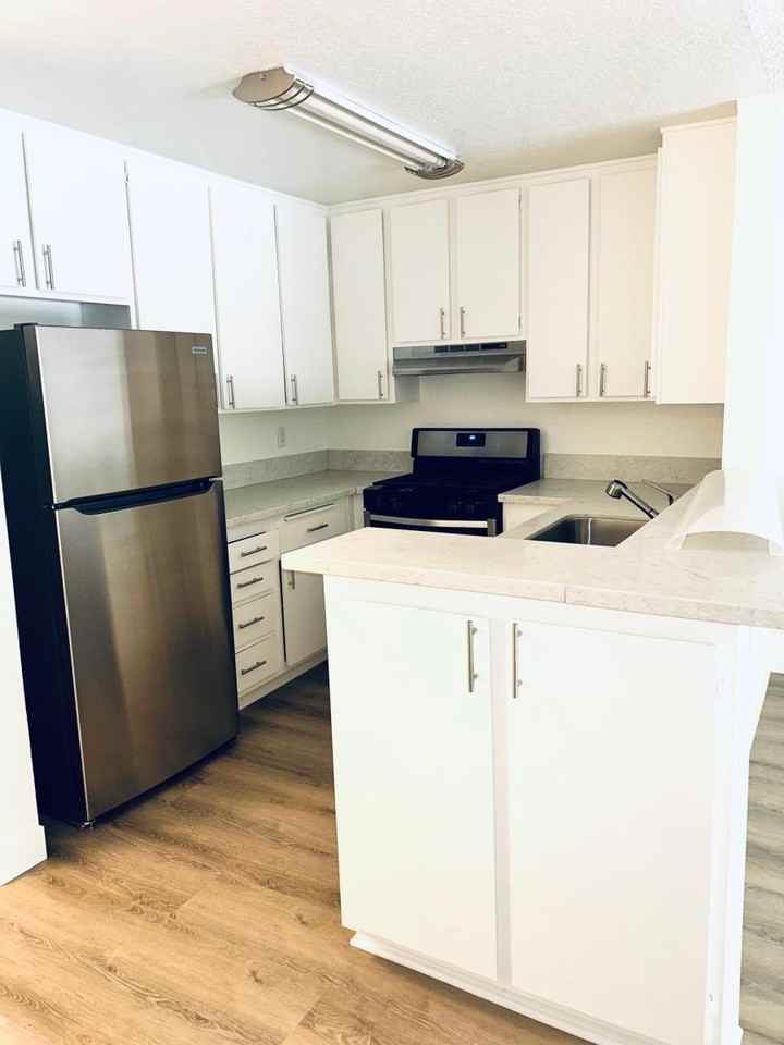 Nelk Manor - Photo 7 of 50