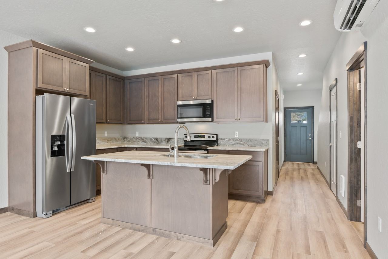 4 Seventh St #1 - Photo 4 of 19