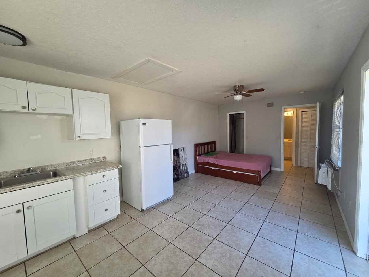 475 Caribbean Dr #B - Photo 5 of 28