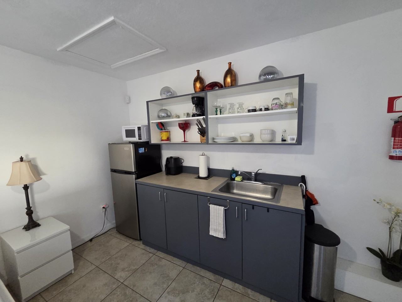 803 Caribbean Dr #B - Photo 4 of 27