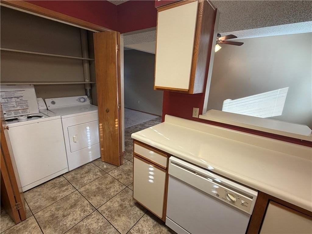 460 N Garrett St #D - Photo 3 of 11