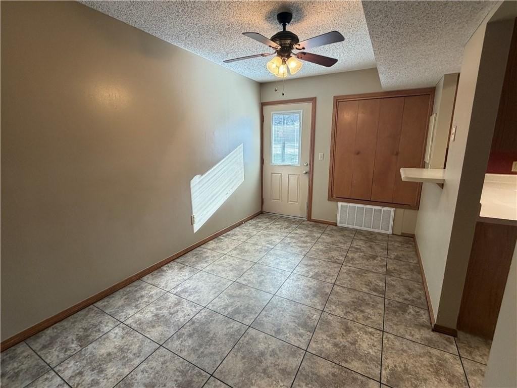 460 N Garrett St #D - Photo 4 of 11