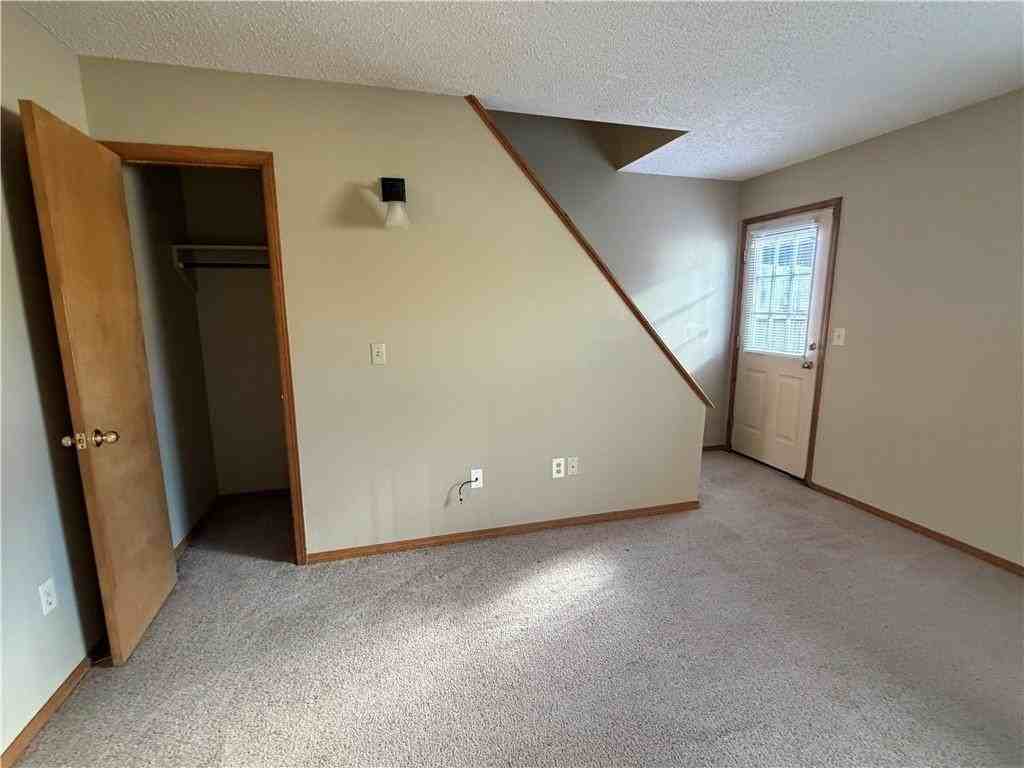 460 N Garrett St #D - Photo 5 of 11