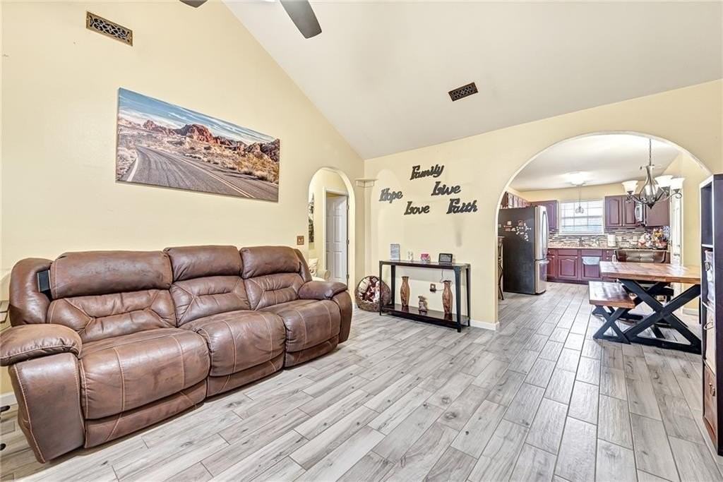 122 S Bailey St - Photo 5 of 21