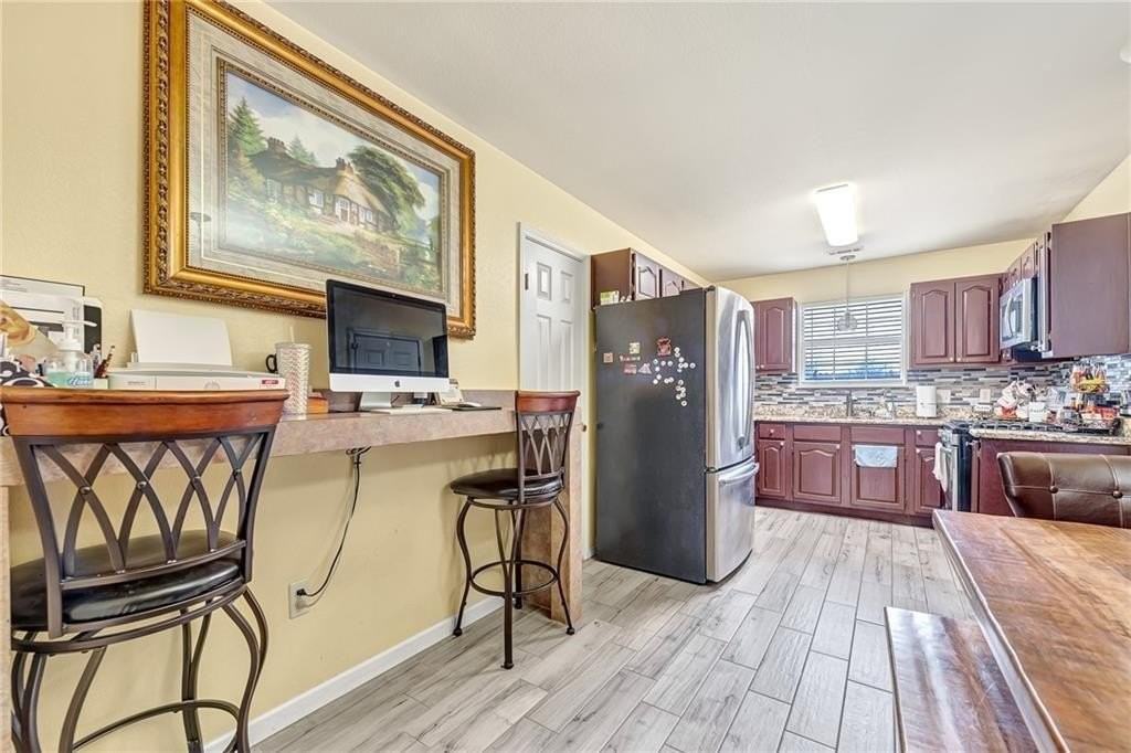 122 S Bailey St - Photo 7 of 21