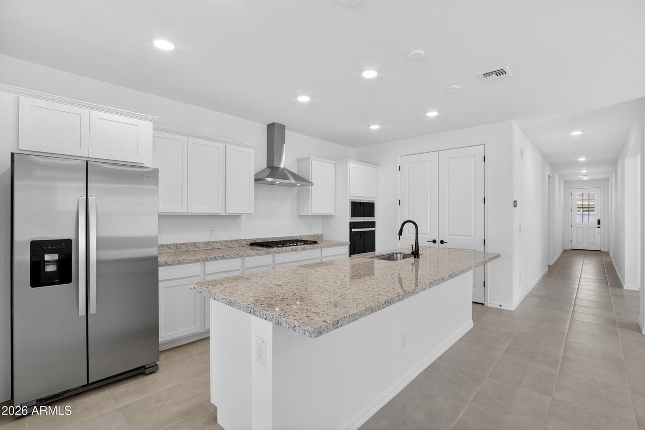 24244 W Raymond St - Photo 2 of 37