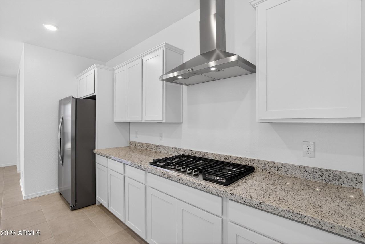 24244 W Raymond St - Photo 3 of 37