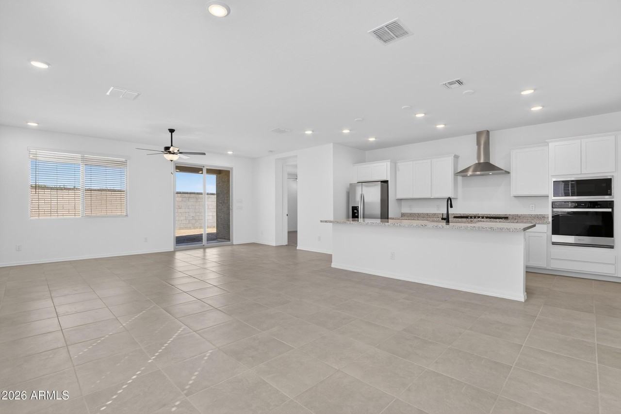 24244 W Raymond St - Photo 5 of 37