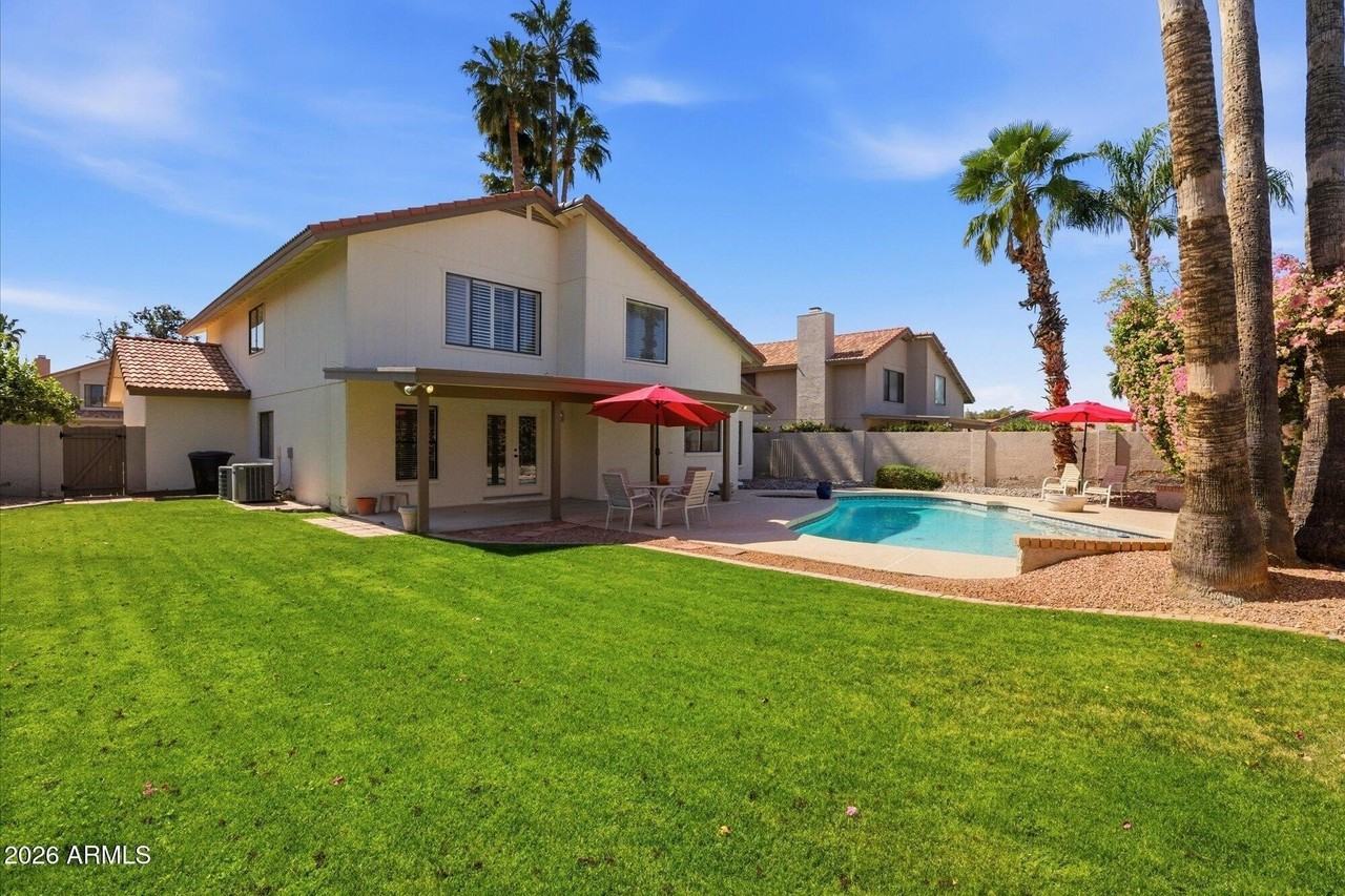 9012 E Sutton Dr - Photo 2 of 19