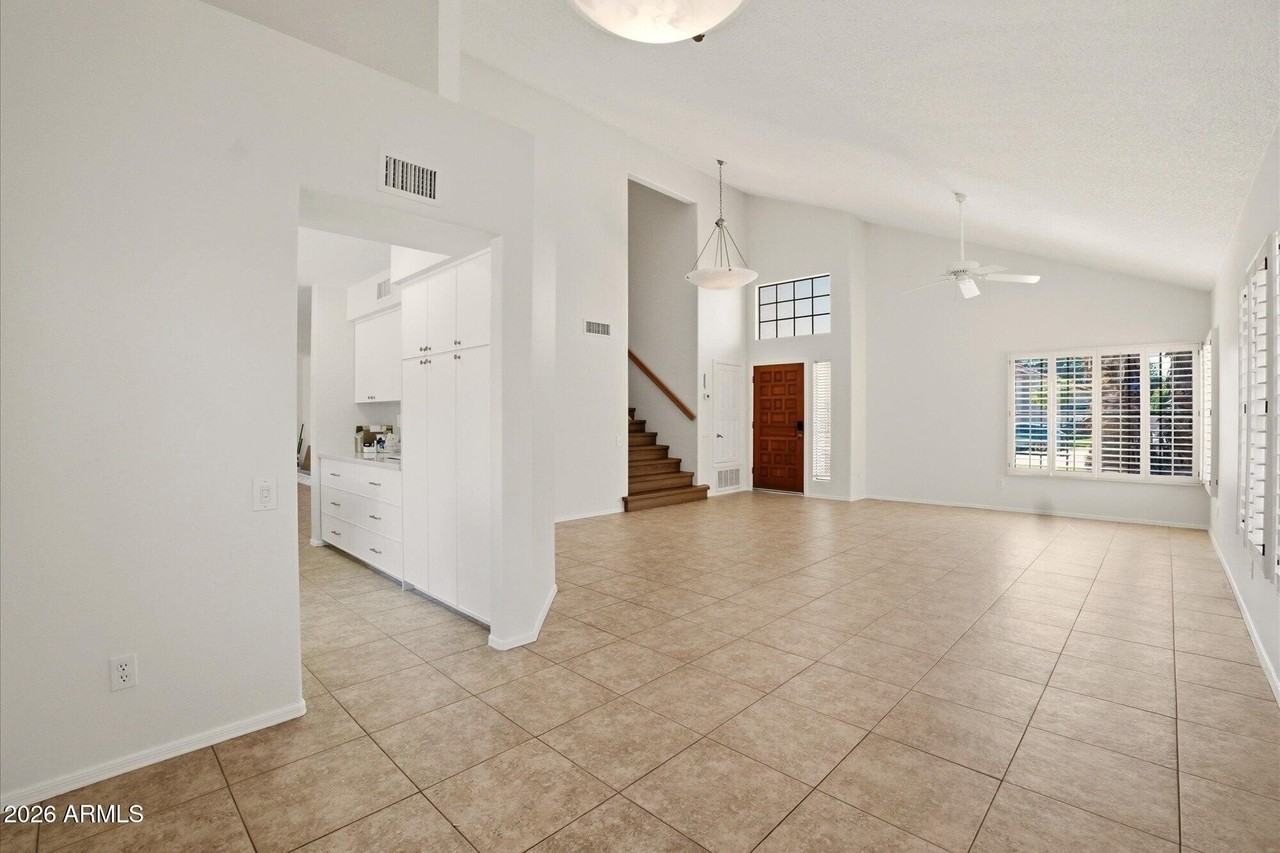 9012 E Sutton Dr - Photo 3 of 19