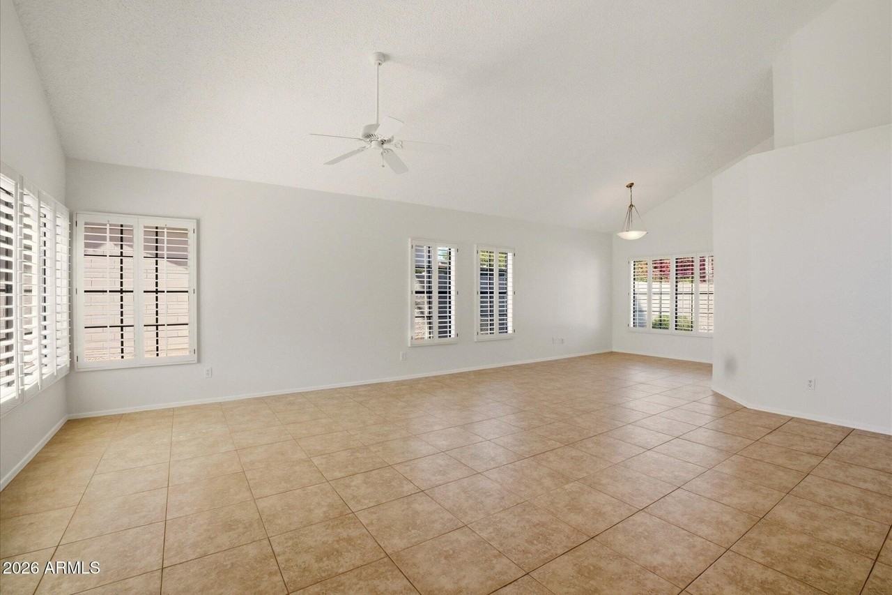 9012 E Sutton Dr - Photo 4 of 19