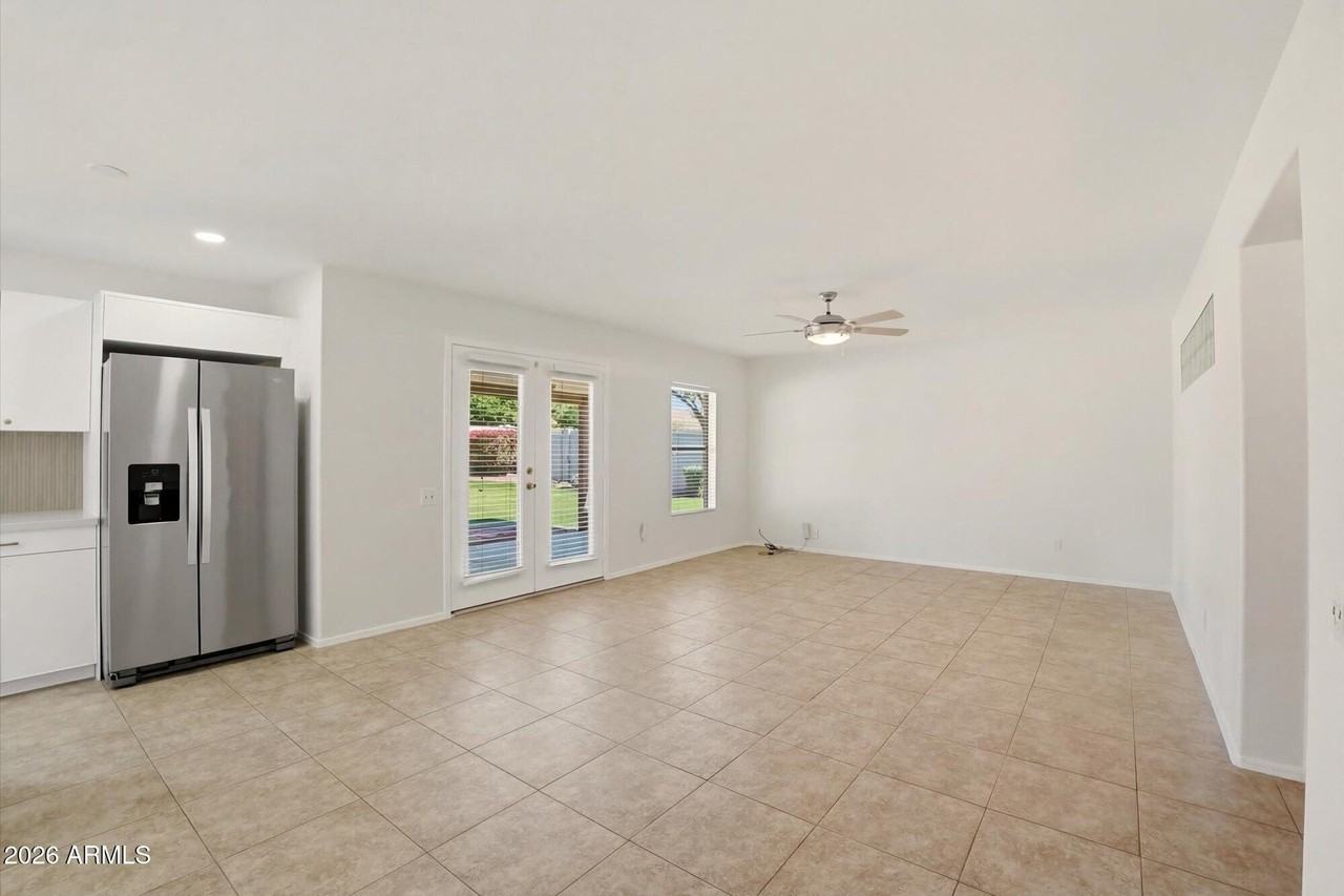 9012 E Sutton Dr - Photo 7 of 19