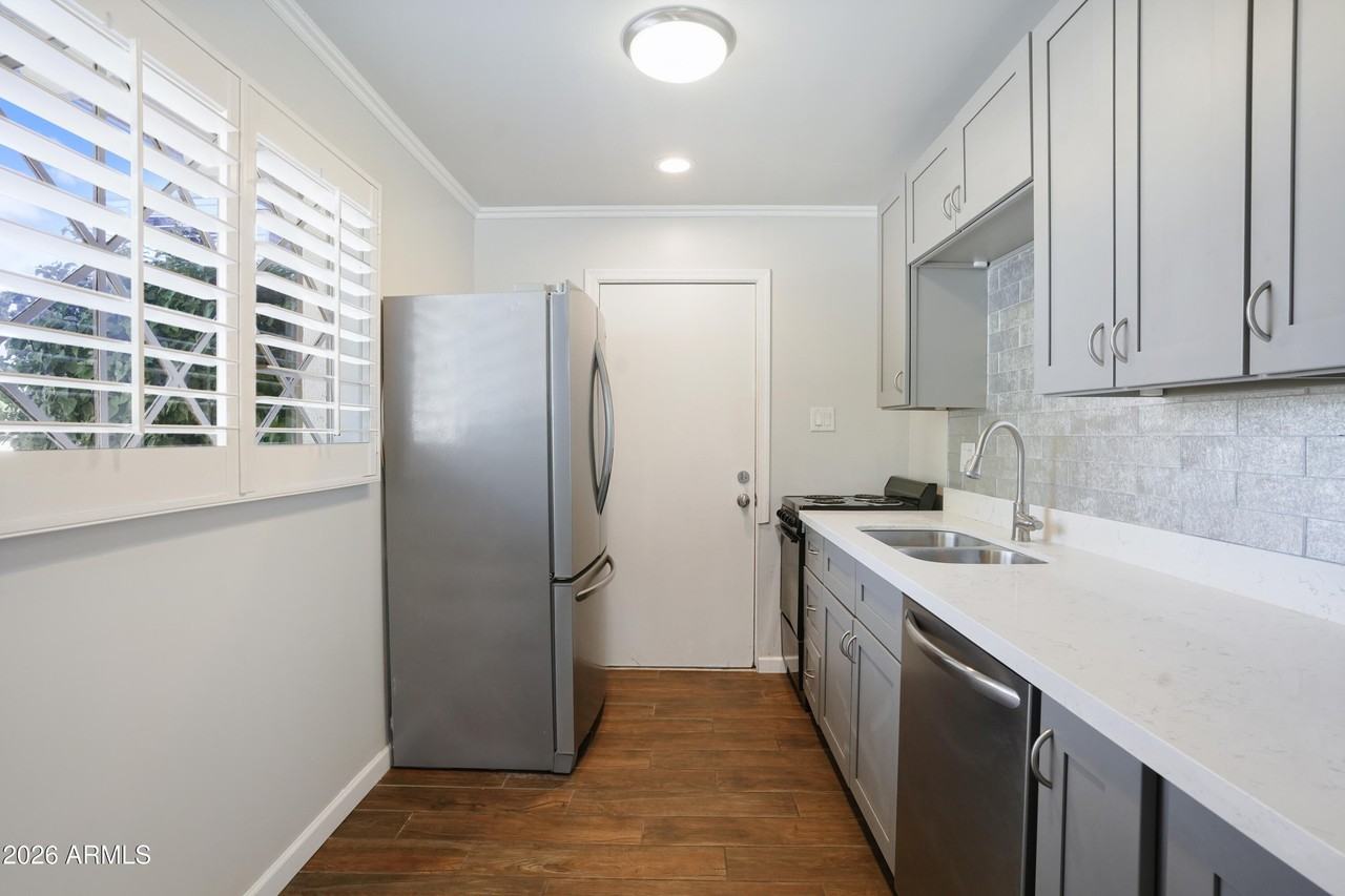 3426 N Miller Rd Apt 5 - Photo 3 of 10