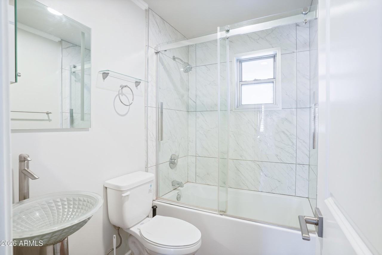 3426 N Miller Rd Apt 5 - Photo 6 of 10