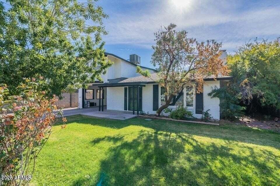 505 W Howe St - Photo 2 of 20