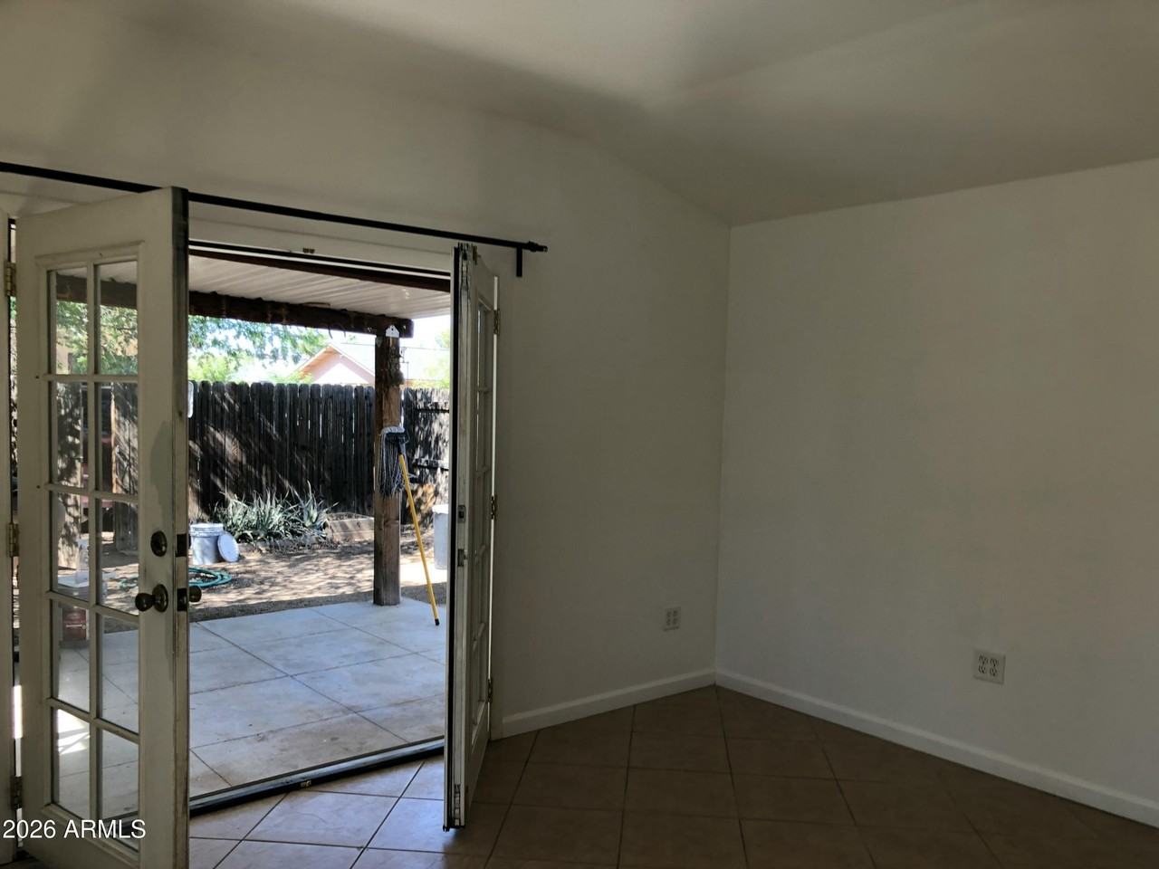 708 W Howe St Unit 1 - Photo 2 of 11