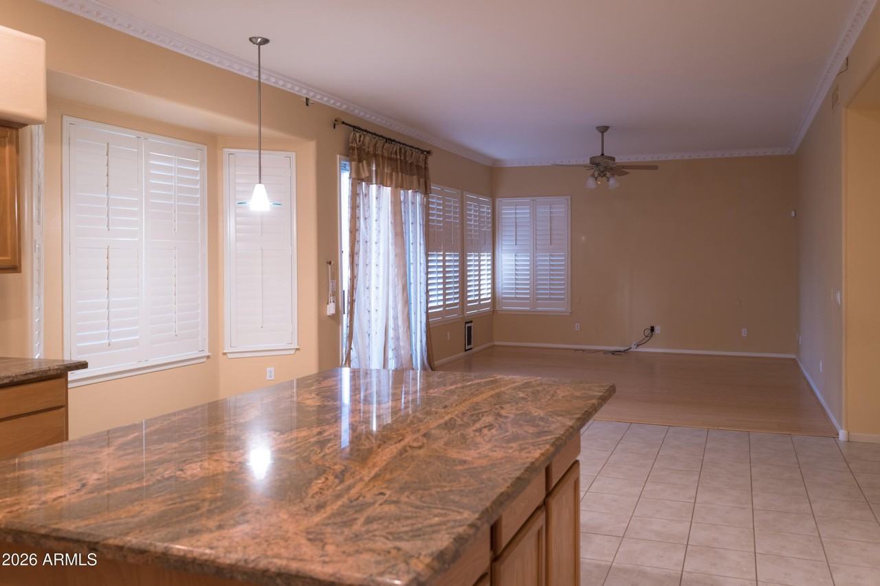 844 W Azalea Dr - Photo 7 of 26