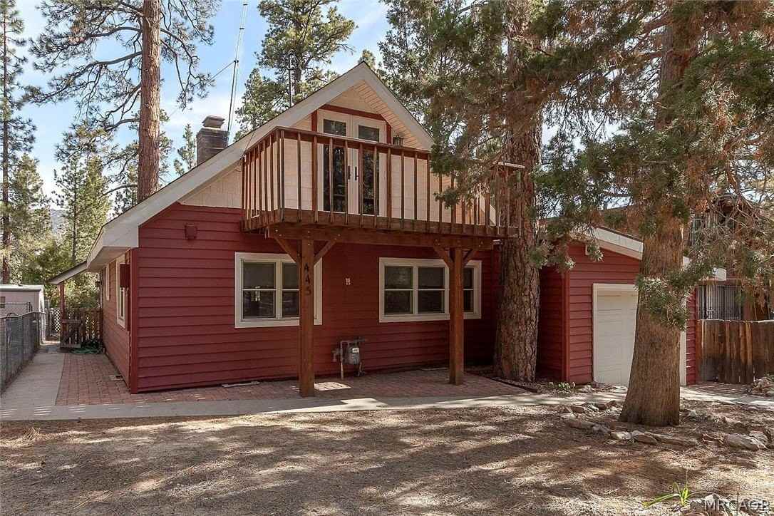 445 Booth Way - Photo 2 of 21