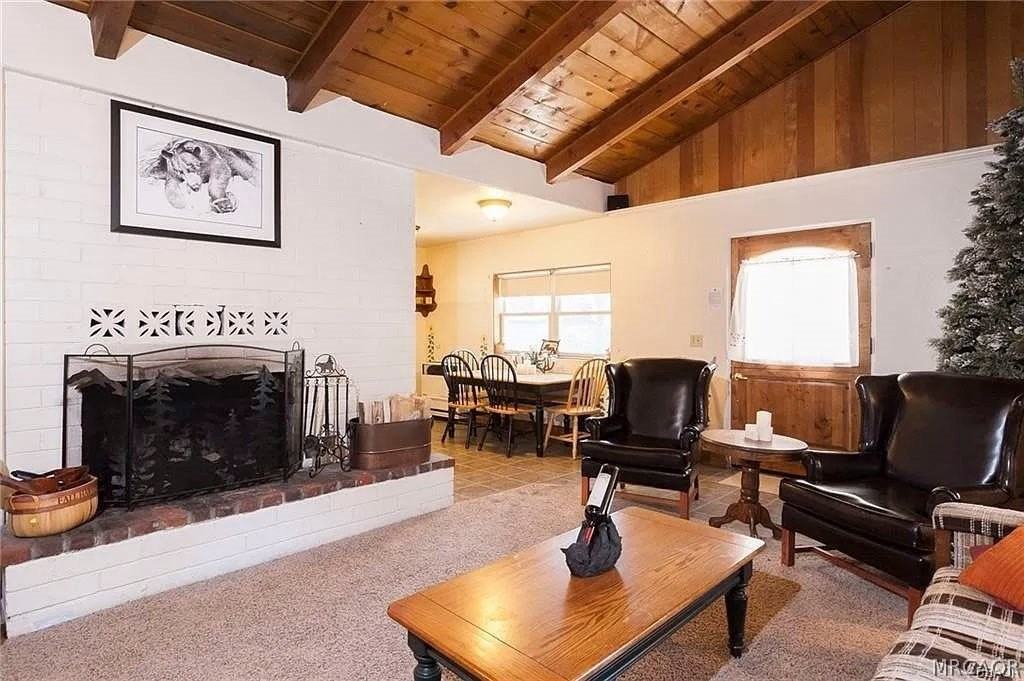 445 Booth Way - Photo 5 of 21