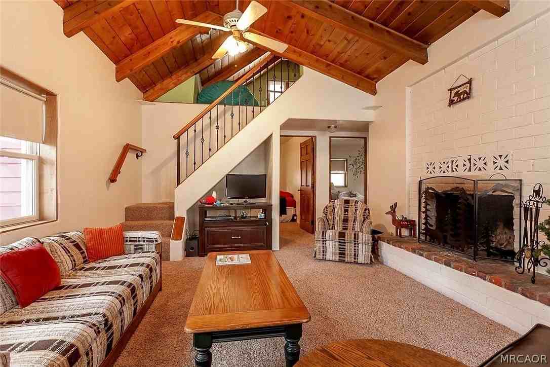 445 Booth Way - Photo 7 of 21