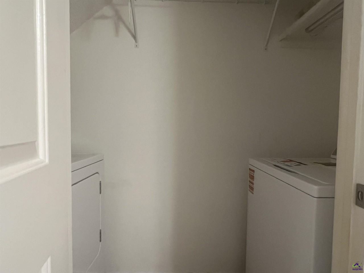 137 N Springs Ct - Photo 5 of 24